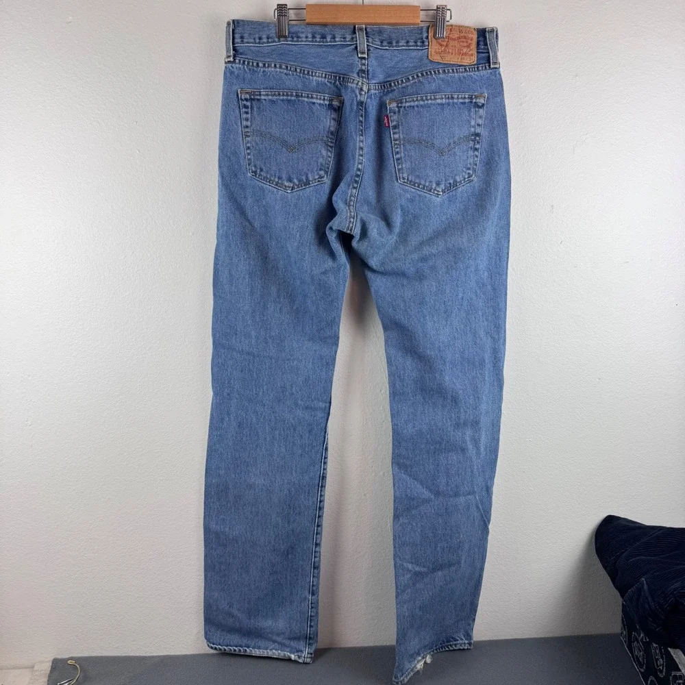 Levis 501 Straight Leg Jeans Mens 34x34 Blue Medium Wash Button Fly Cotton